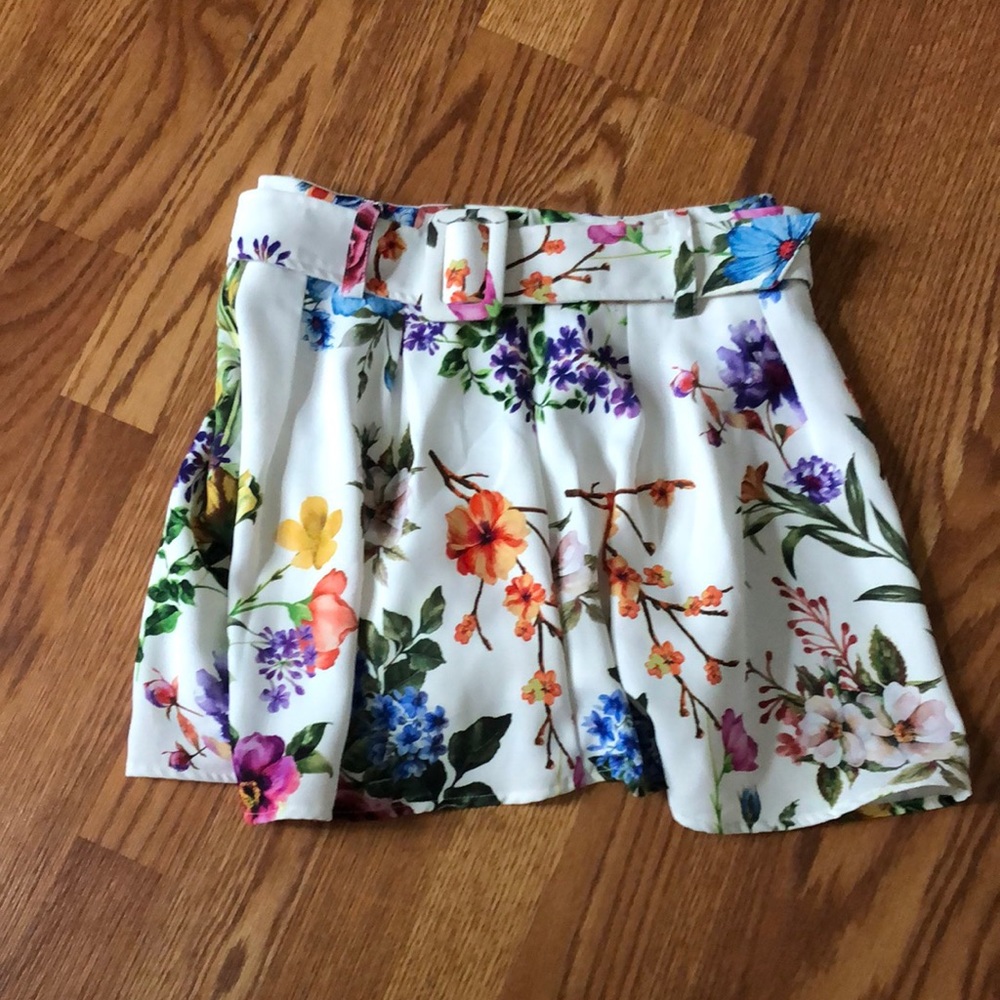 Do + Be flower print skort/short